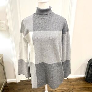 Lysse Gray and Cream Turtleneck Sweater Size M